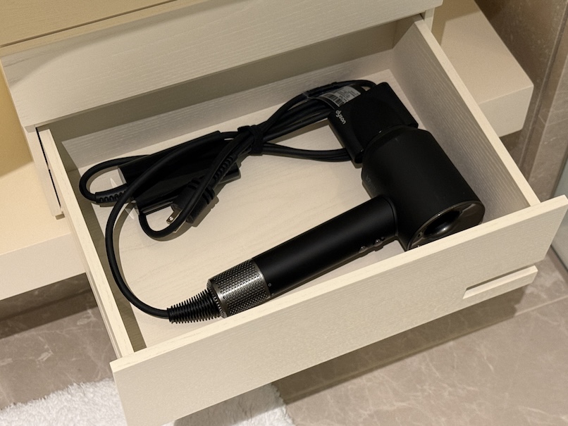 JWマリオットホテルの客室：アメニティー（ドライヤー）