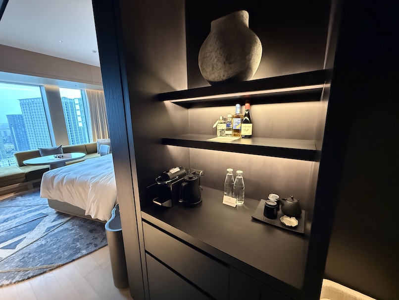 JWマリオットホテルの客室：ミニバー（全体像）