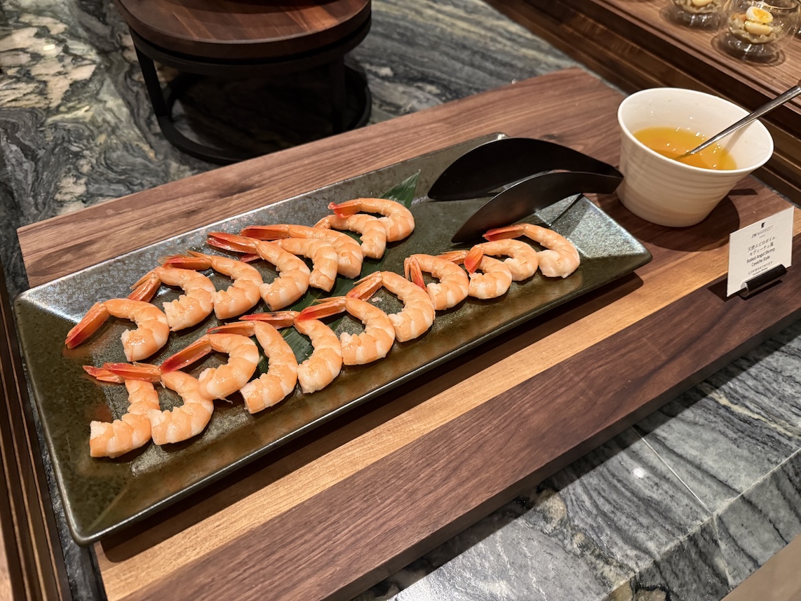 クラブラウンジのカクテルタイム:フード(シュリンプ)