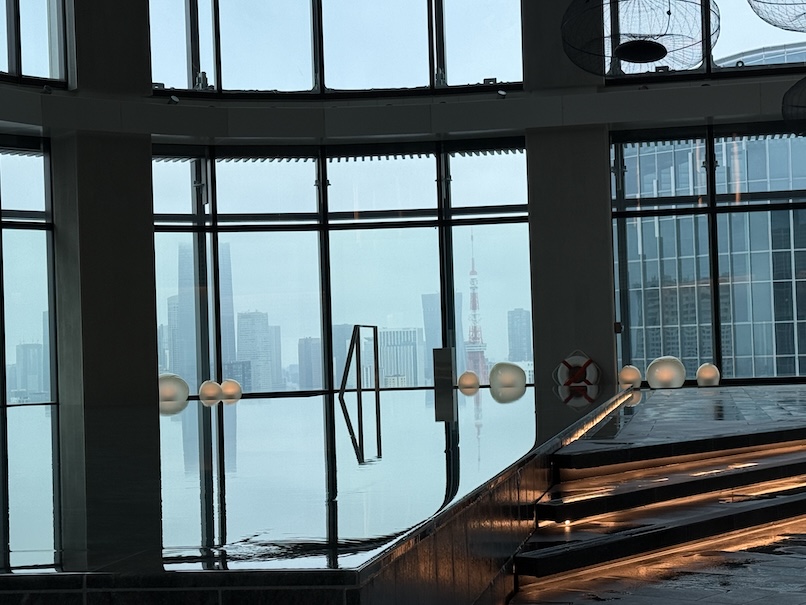 JWマリオットホテルのプール：眺望（東京タワー）