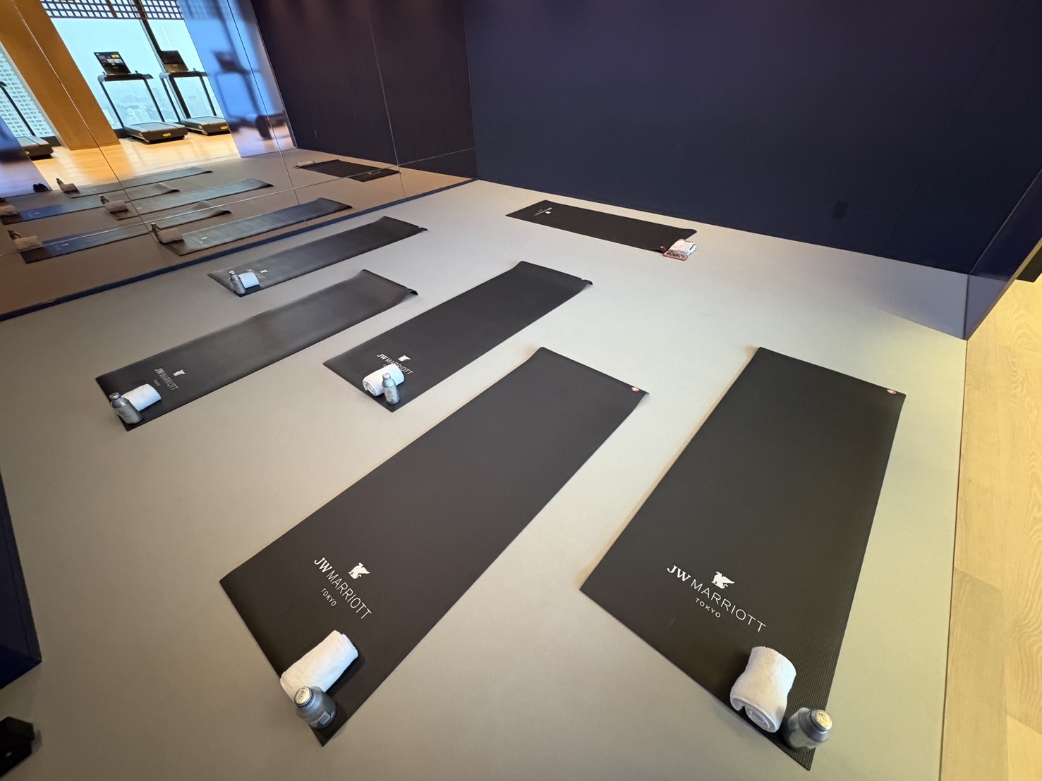 JWマリオットホテルのジム：モーニングヨガ