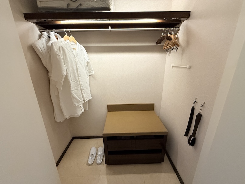 オークラプレステージ台北の客室:クローゼット(全景)