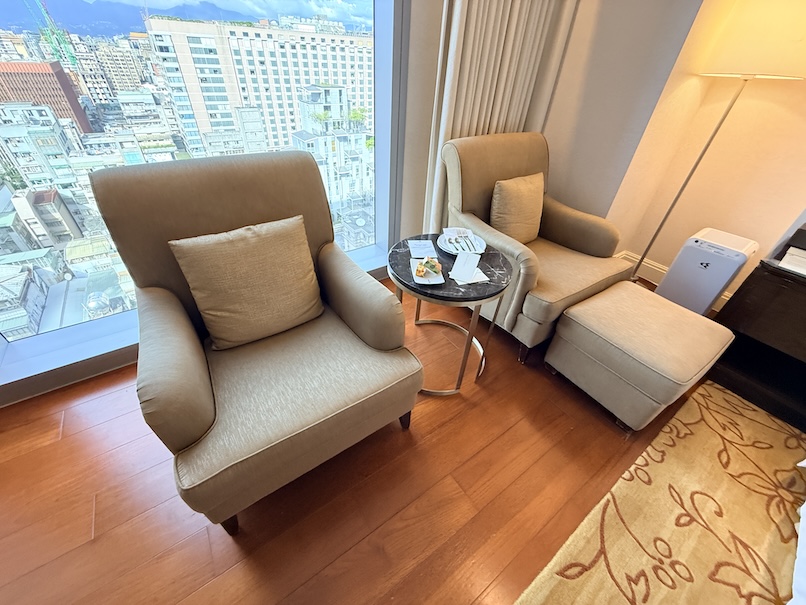 オークラプレステージ台北の客室:寝室(ソファー)