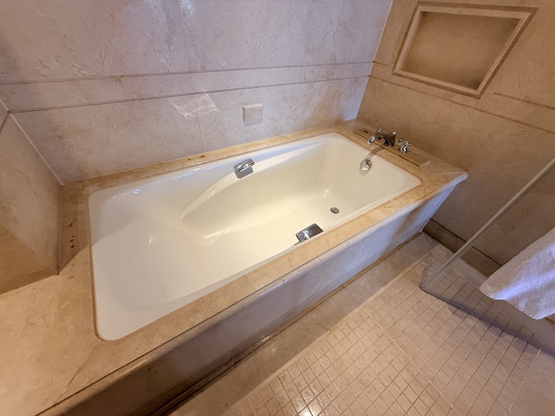 オークラプレステージ台北の客室:バスルーム(バスタブ)