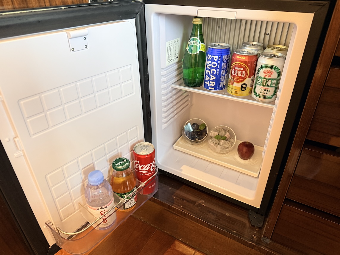 オークラプレステージ台北の客室:ミニバー(冷蔵庫)