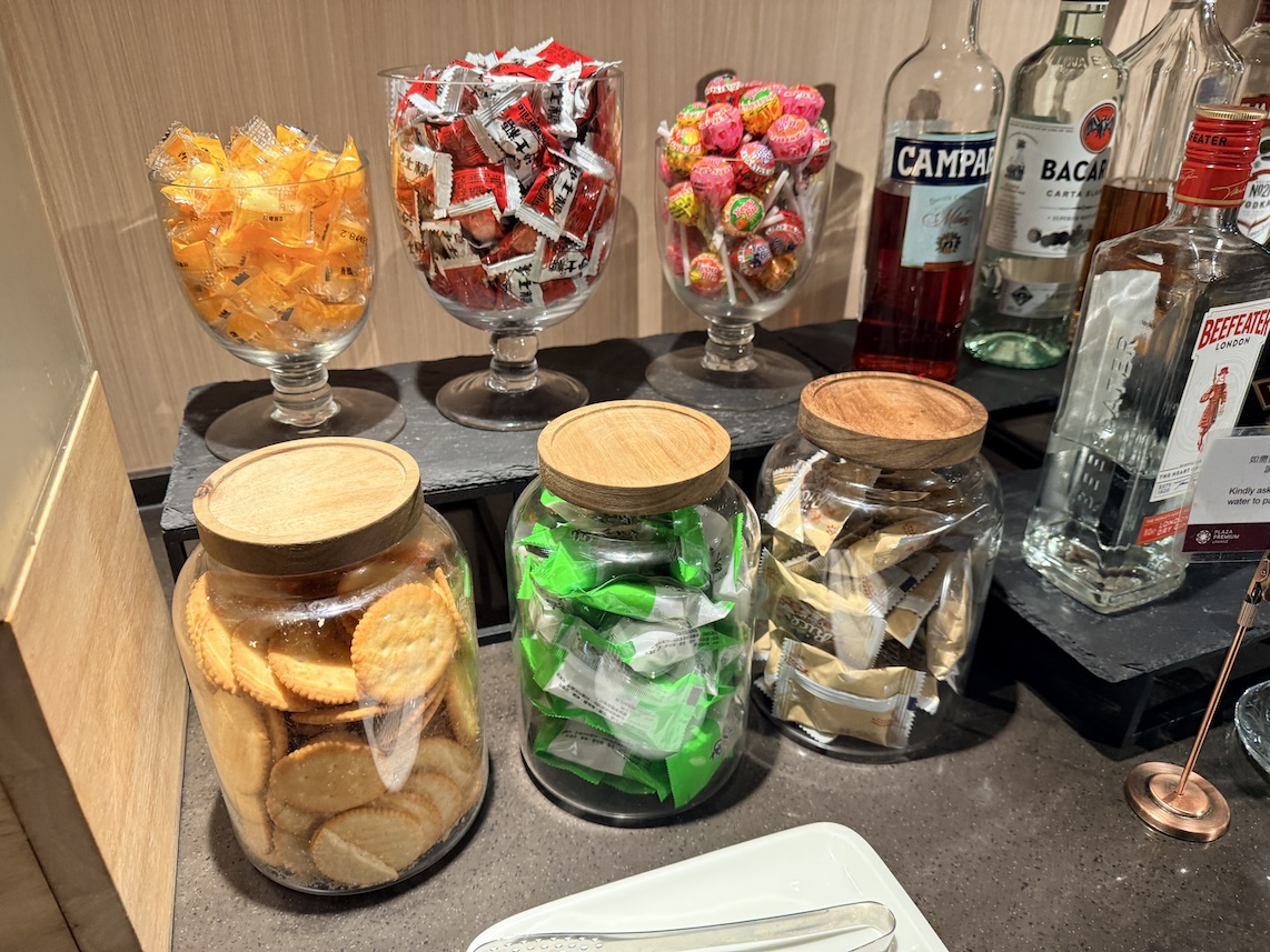 台北松山空港「PLAZA PREMIUM LOUNGE」のフード(スナック)