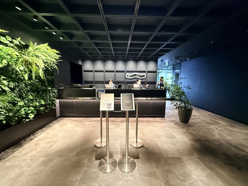 羽田空港「センチュリオンラウンジ」のレセプション