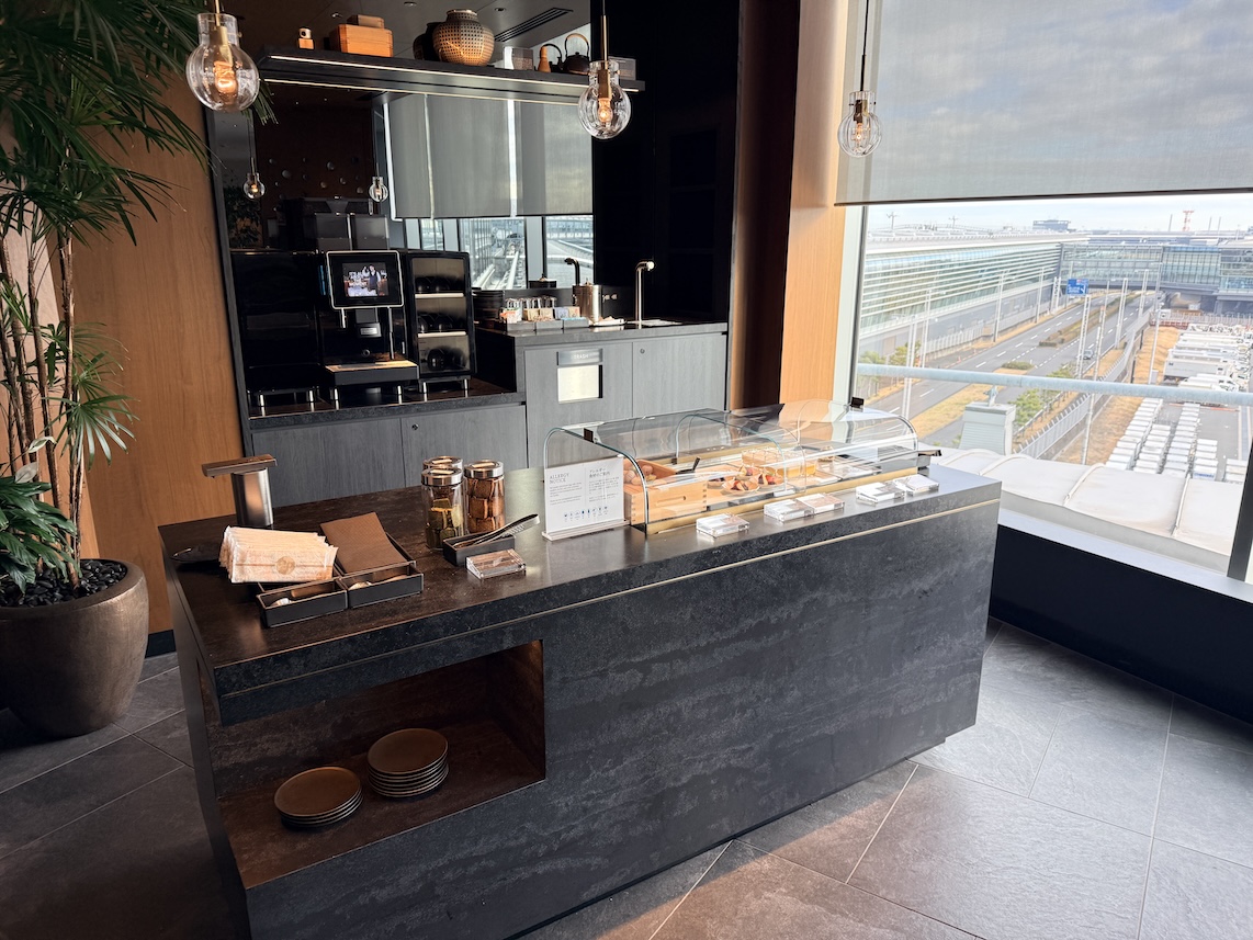 羽田空港「センチュリオンラウンジ」の食事（スイーツ1）