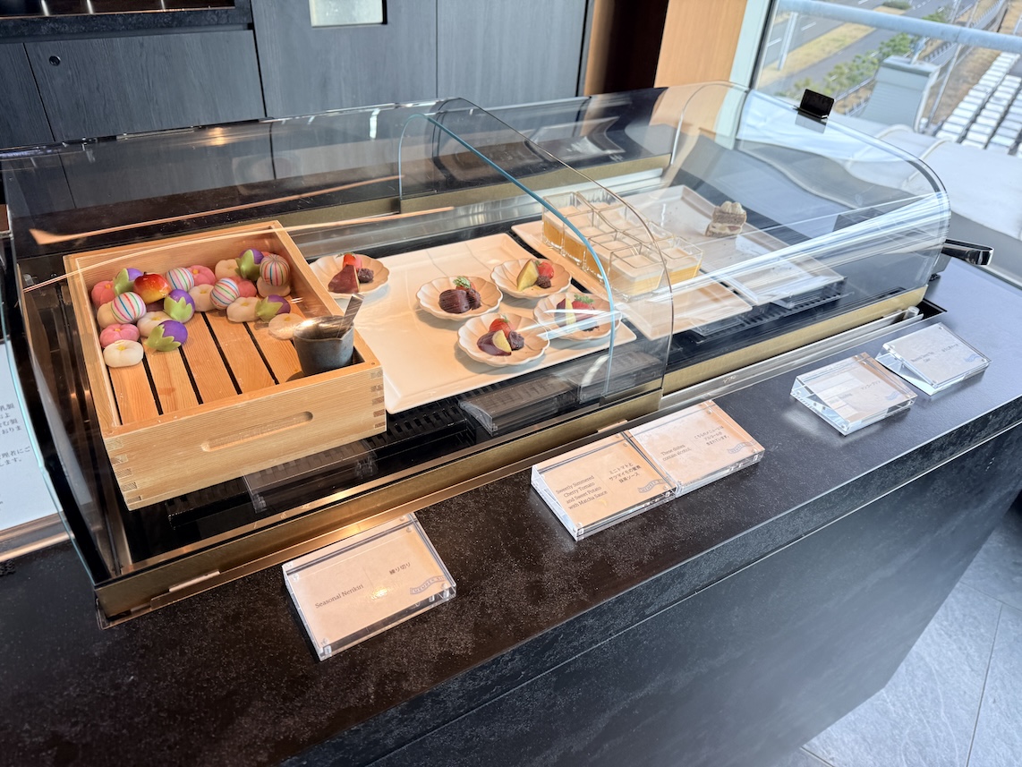 羽田空港「センチュリオンラウンジ」の食事（スイーツ2）