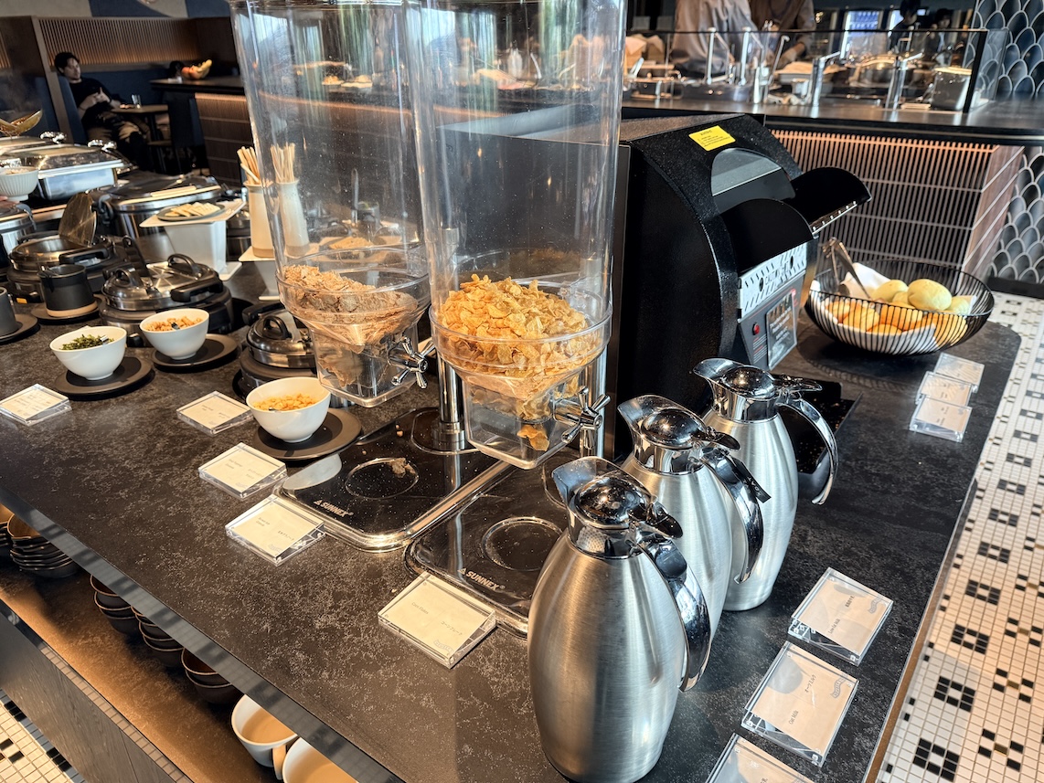 羽田空港「センチュリオンラウンジ」の食事（シリアル）