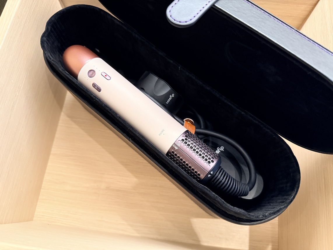 フェアモント東京の客室：アメニティー（ヘアドライヤー）